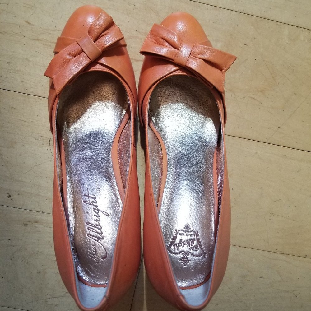 Miss Albright orange bow leather heels